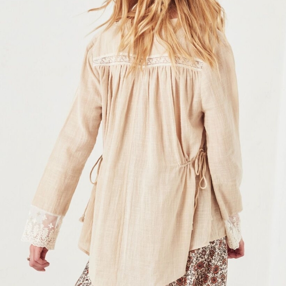 SPELL Paloma Blouse Small EUC Lace inset, side ties, lightweight, classic! FSOT - Picture 2 of 16